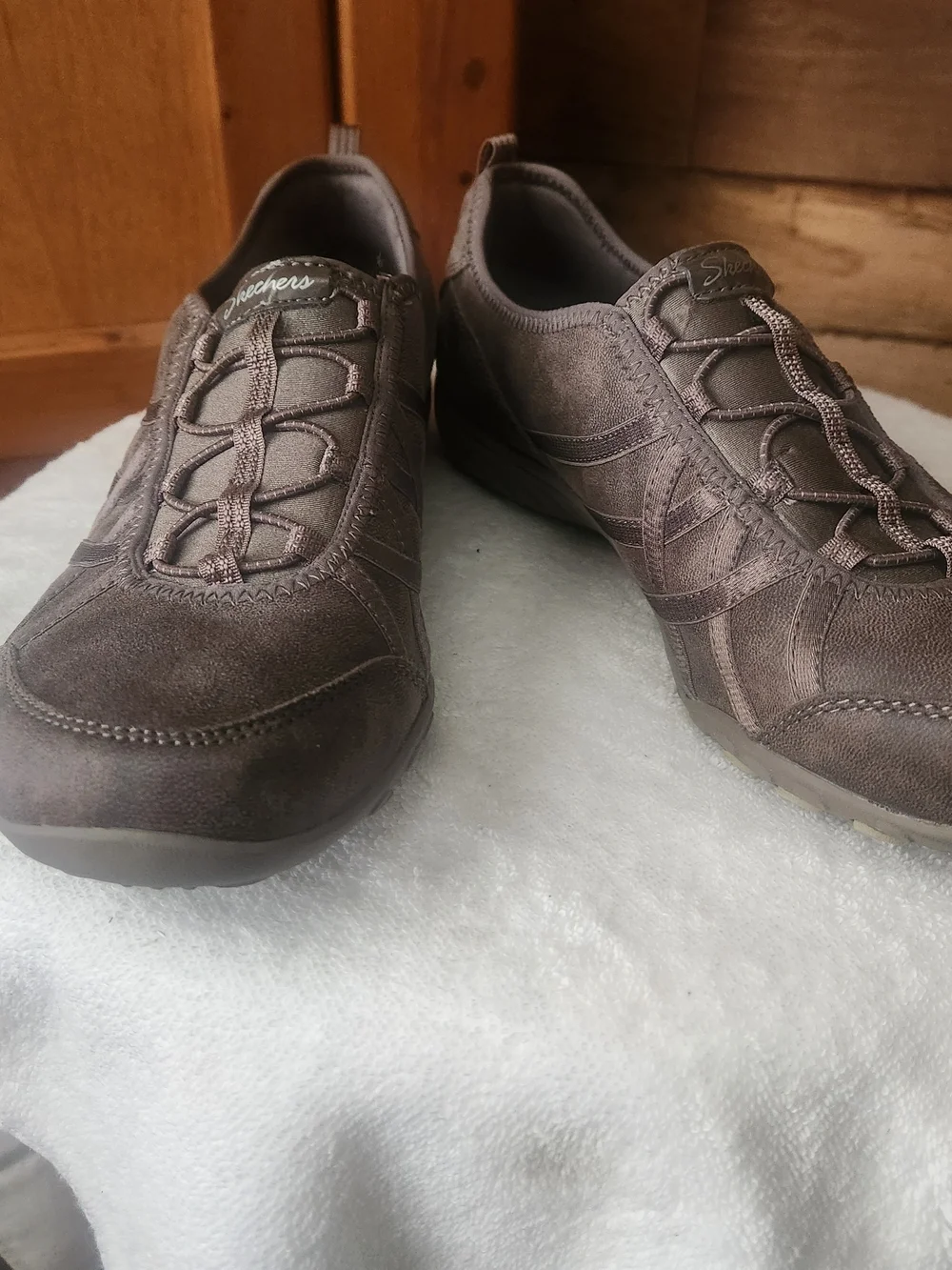 Skechers Brown Slip-On Casual Walking Shoes Womens Size 11